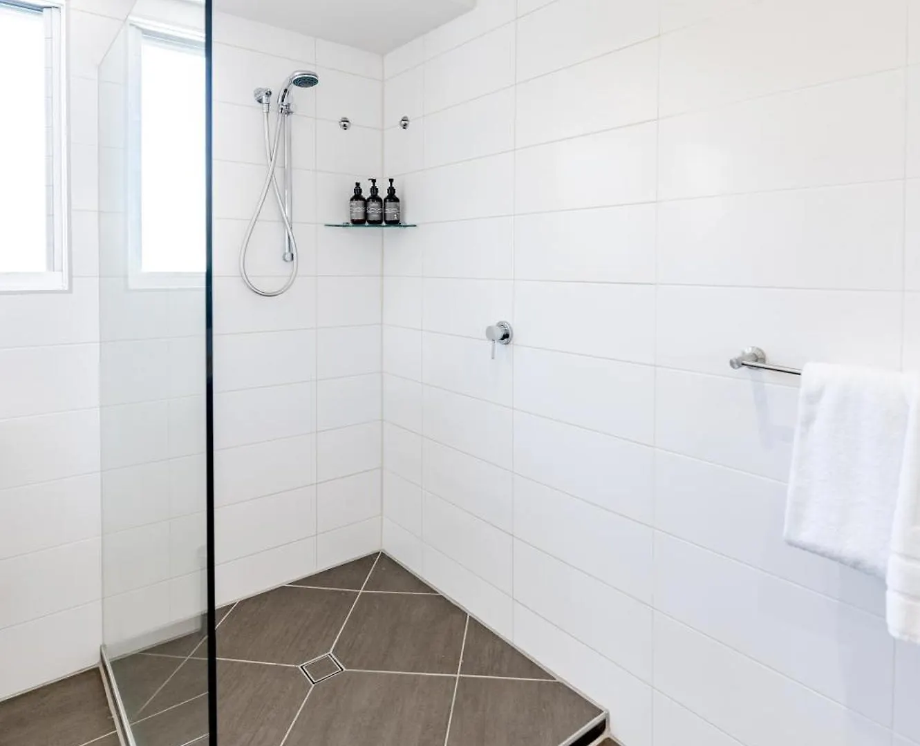 Riverside Sanctuary At Loch Mews Noosaville Apartment