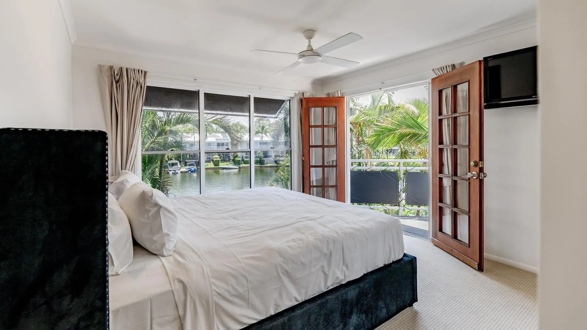Apartment Riverside Sanctuary At Loch Mews Noosaville