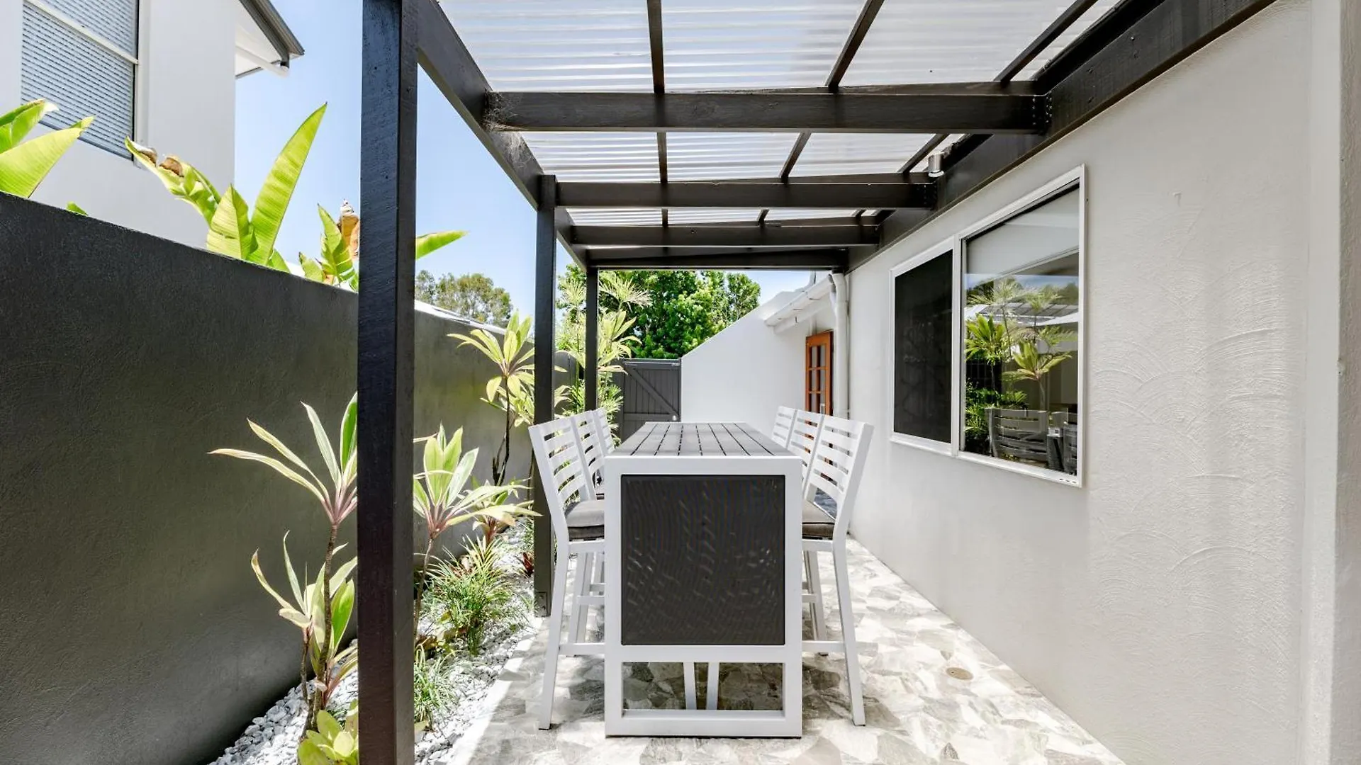 Riverside Sanctuary At Loch Mews Noosaville 0*,  Australia