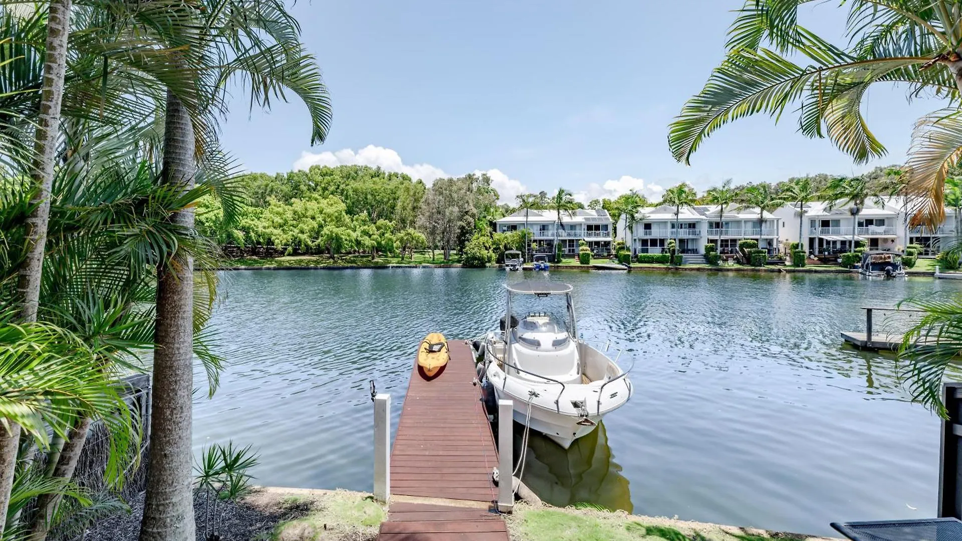 Riverside Sanctuary At Loch Mews Noosaville